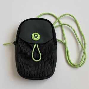 Lululemon take it on crossbody pouch